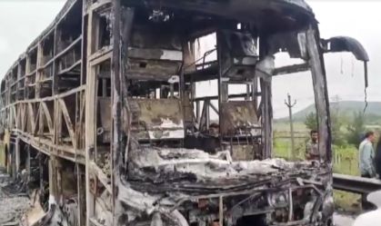 Incêndio em acidente de ônibus deixa 20 mortos Índia, diz mídia local