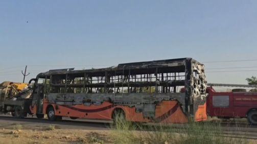 Ônibus pega fogo no Rajastão, Índia