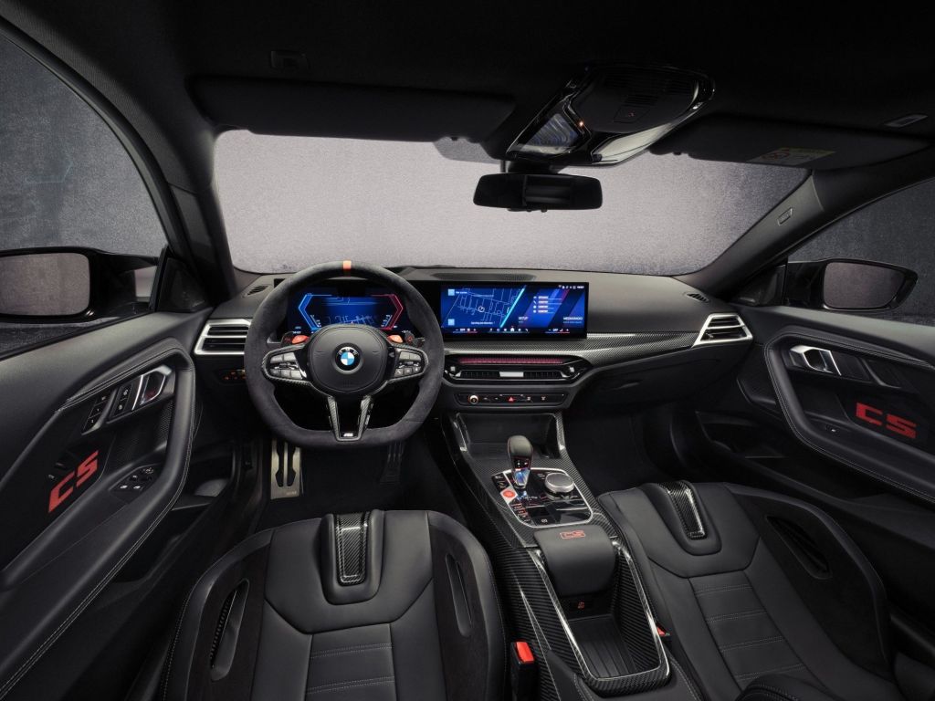 Interior mecla luxo e fibra de carbono
