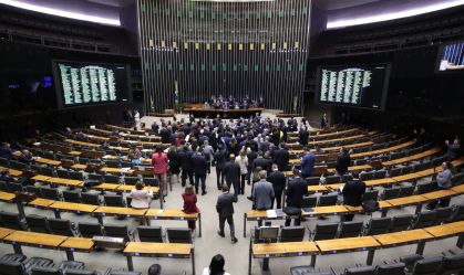 Deputados perdem milhares de seguidores após PEC da Blindagem