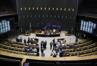 Câmara aprova urgência de projeto sobre devedores contumazes