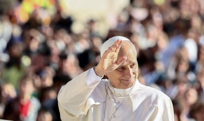 Papa Leão XIV diz que bispos devem abordar políticas migratórias de Trump