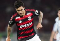 Pedro é encaminhado ao hospital após vitória do Flamengo sobre o Racing