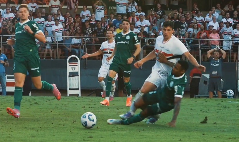 Pênalti não marcado a favor do São Paulo contra o Palmeiras