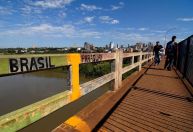 Nova ponte entre Brasil e Paraguai é inaugurada após 3 anos "parada"