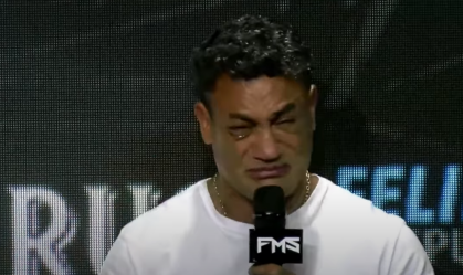 Popó chora, anuncia aposentadoria e lamenta briga com Wanderlei Silva