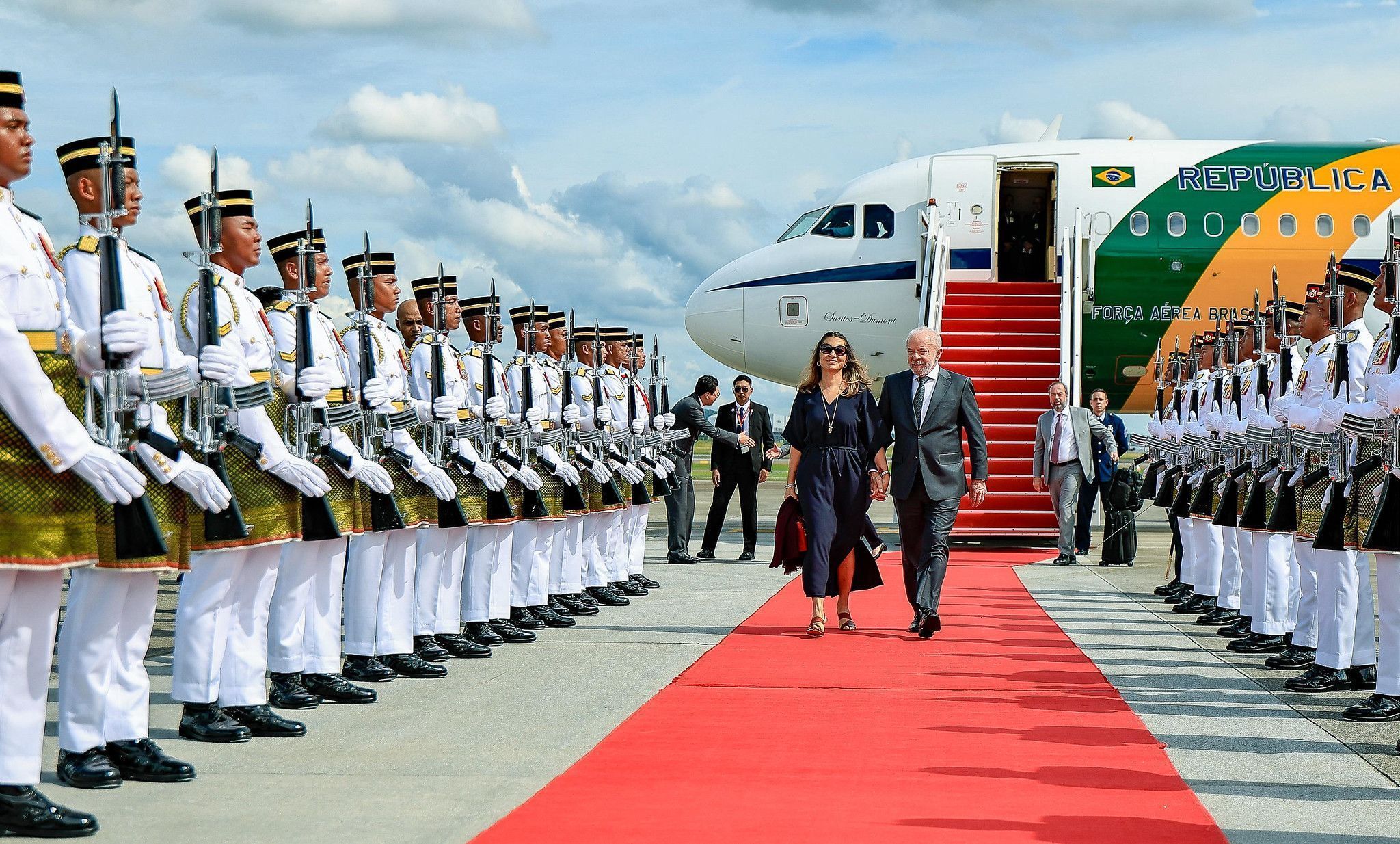 Lula chega à Malásia, onde pode se reunir com Trump no fim de