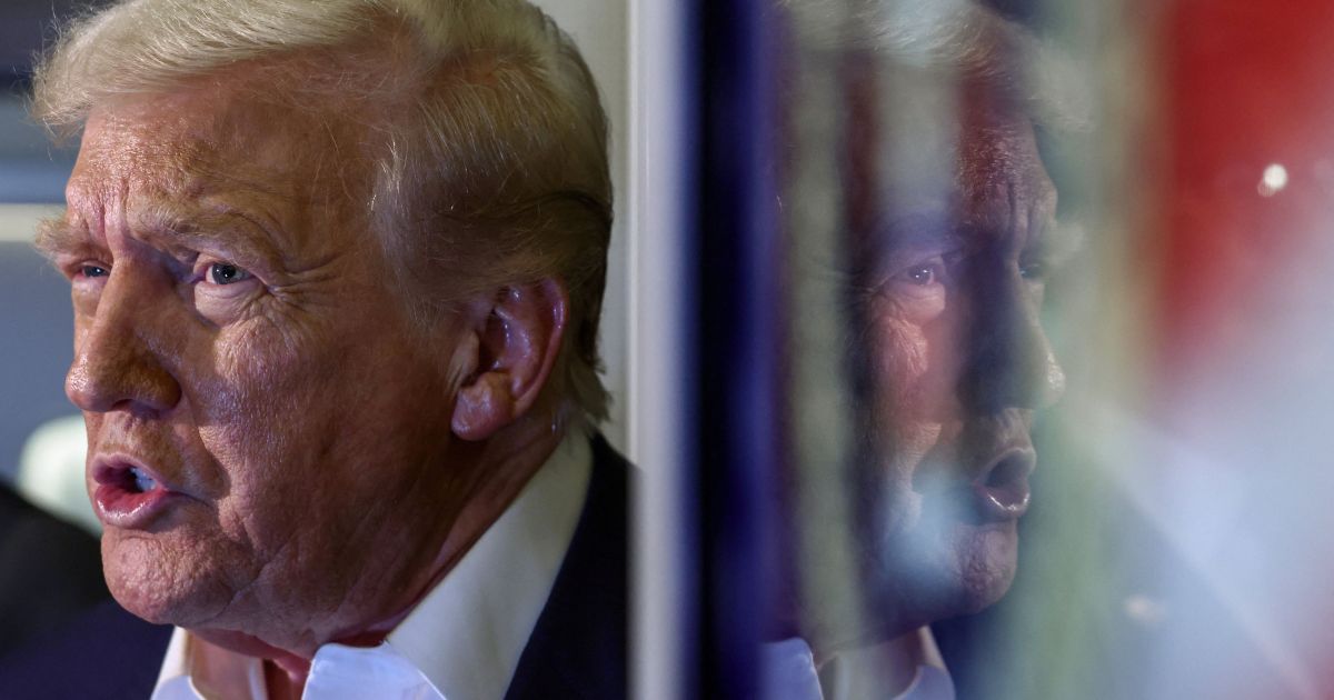 Trump diz que “sente muito” por família real após relação com caso Epstein