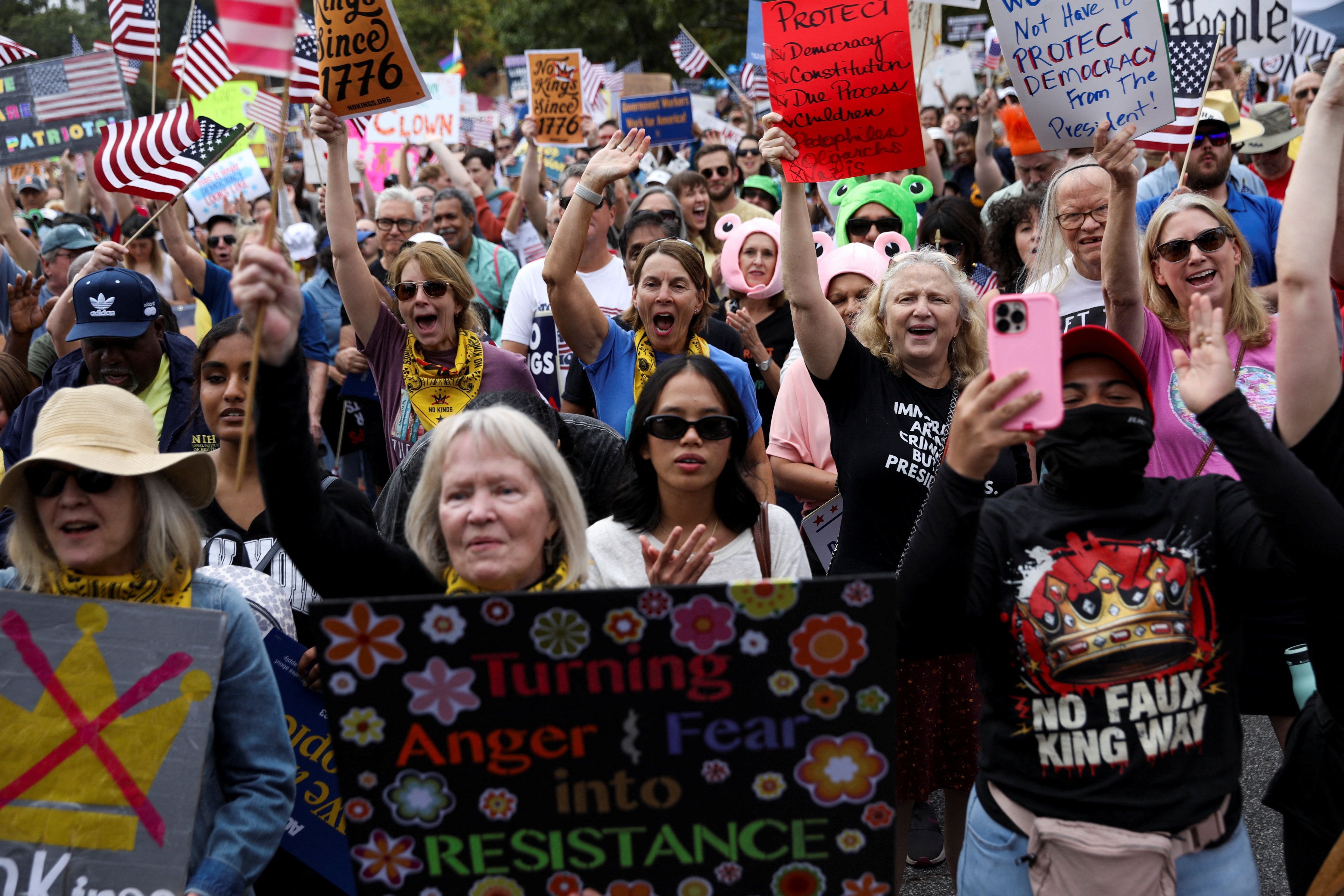 Protesto "No Kings" contra as políticas do presidente Donald Trump atrai multidões nos EUA