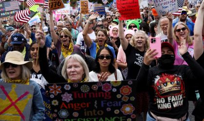 Manifestantes realizam atos contra governo de Donald Trump