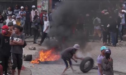 Presidente de Madagascar deixa país após onda de protestos da Geração Z