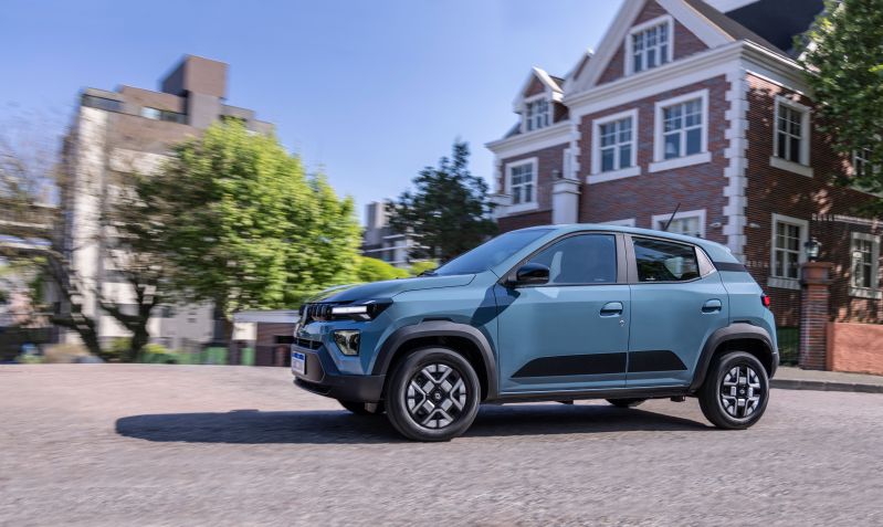 Renault Kwid E Tech 100% elétrico chega ao mercado por R$ 99.990 • Rodolfo Buhrer / La Imagem / Renault