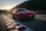 Porsche revela Macan GTS EV com 571 cv e recarga em 21 minutos