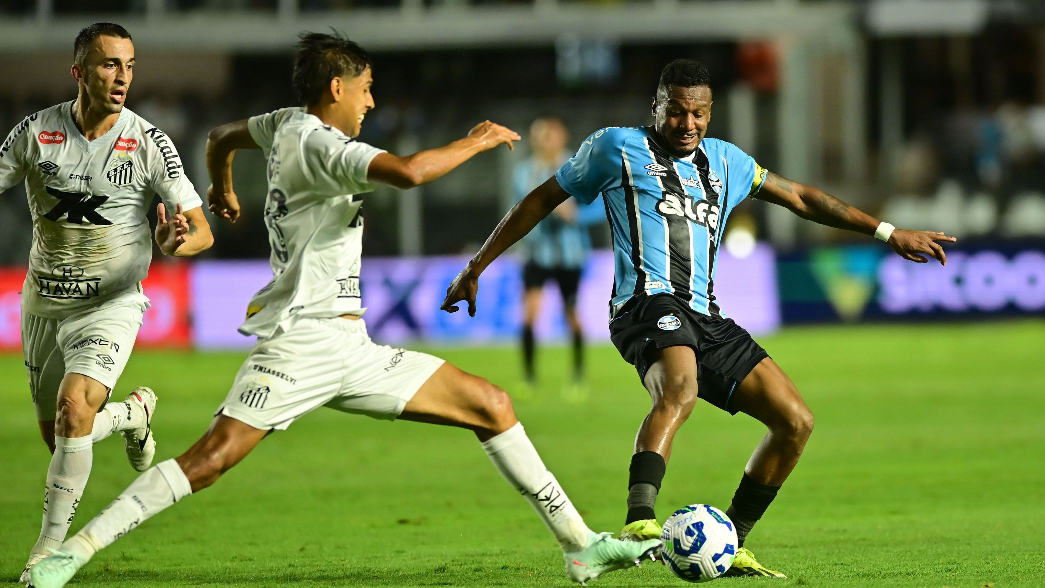 Santos e Grêmio pelo Brasileirão