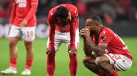 Jogo na Bélgica é interrompido após torcedor atingir árbitro com copo; veja