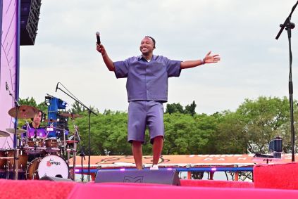 Thiaguinho celebra 10 anos do Tardezinha