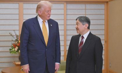 Trump se encontra com o imperador do Japão em Tóquio