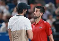 Na China, Djokovic é derrotado por Vacherot e elogia rival: "Você merece"