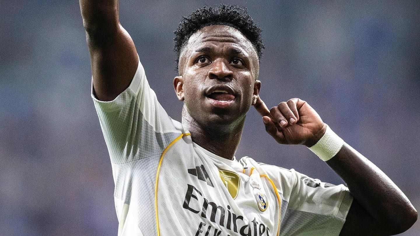 Vini durante partida pelo Real