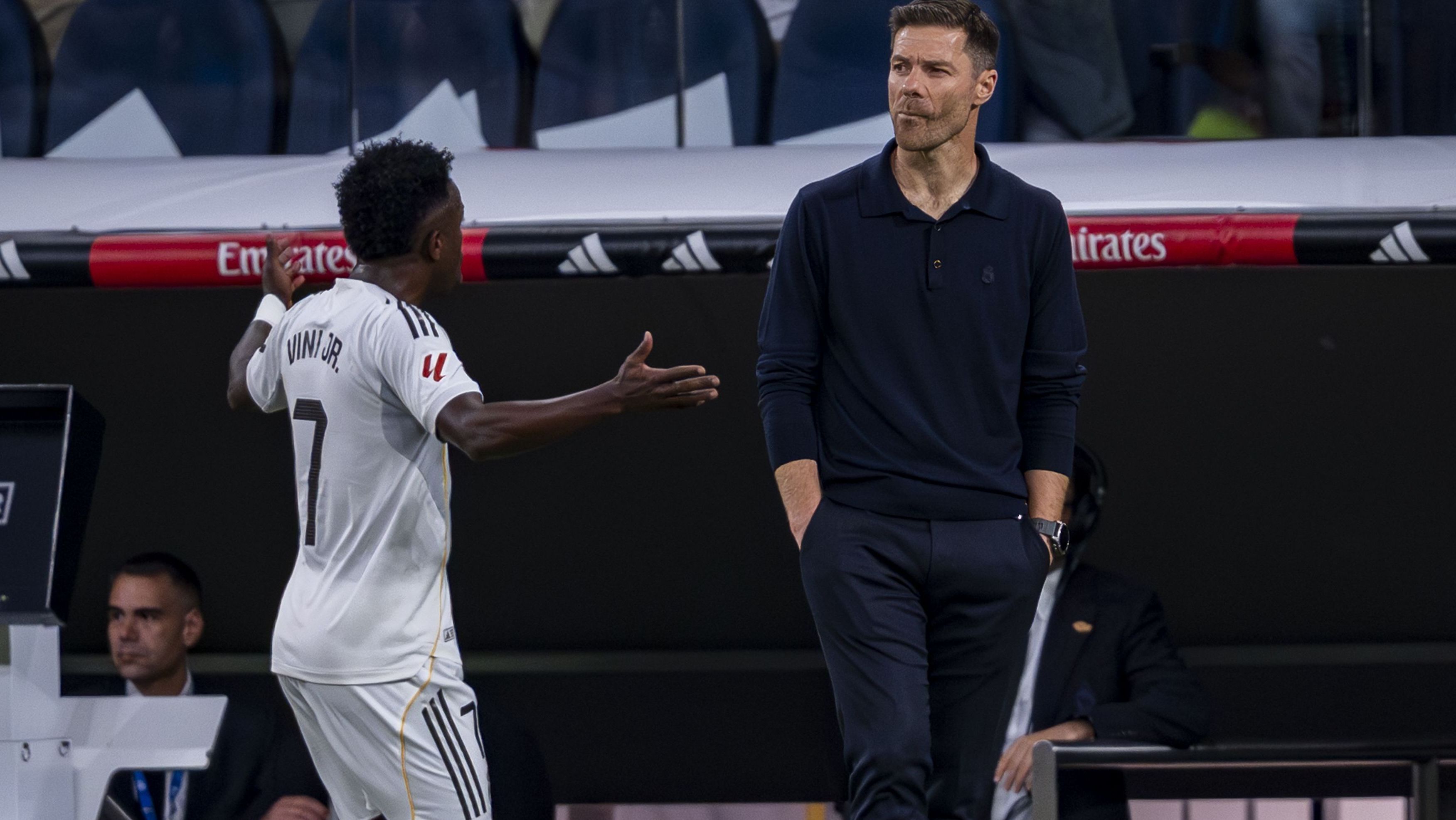 Vini Jr. protesta contra o técnico Xabi Alonso