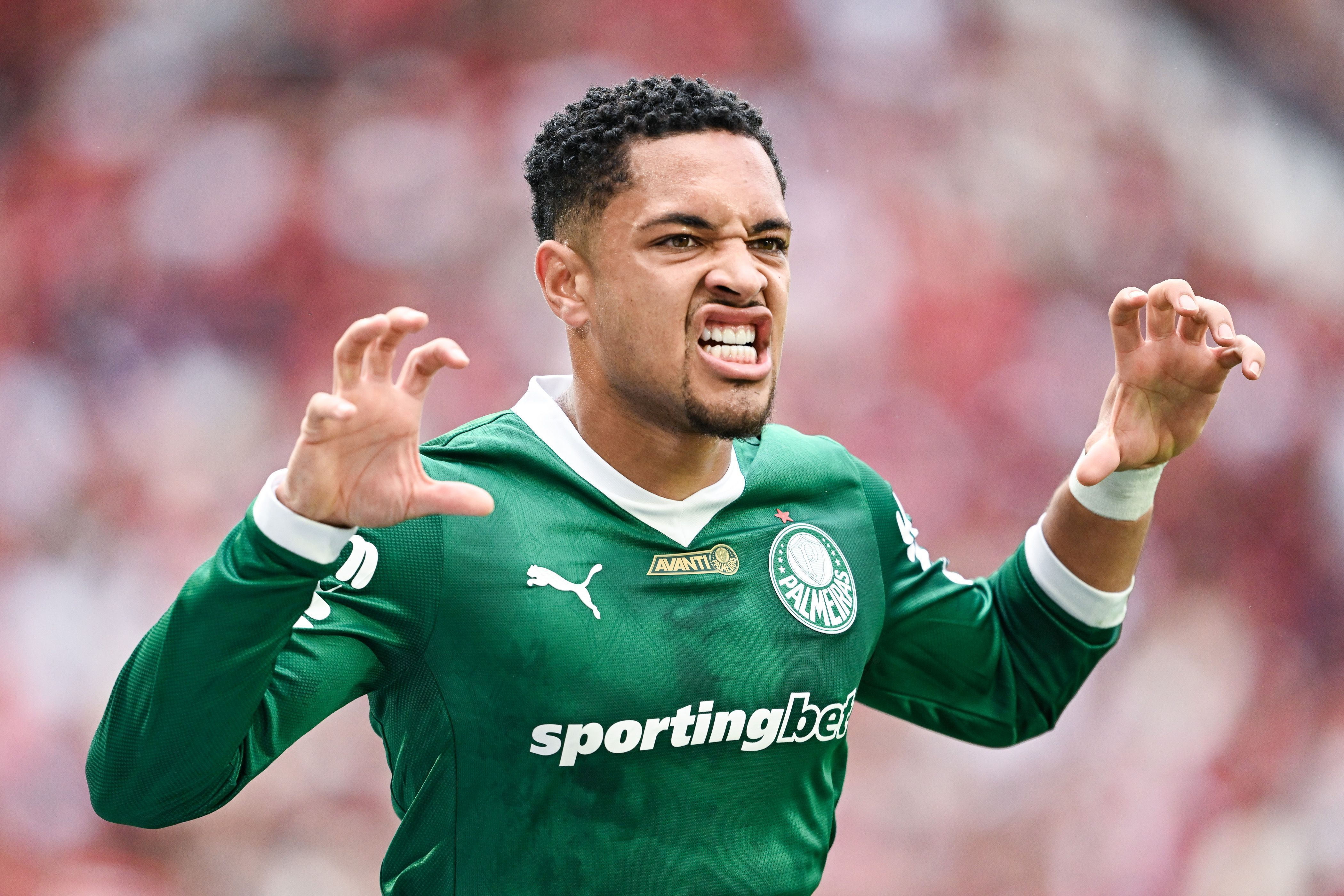 Vitor Roque vale mais de R$ 400 milhões, segundo estudo