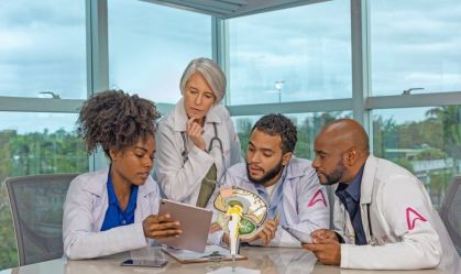 Vestibular unificado de medicina acontece online neste domingo
