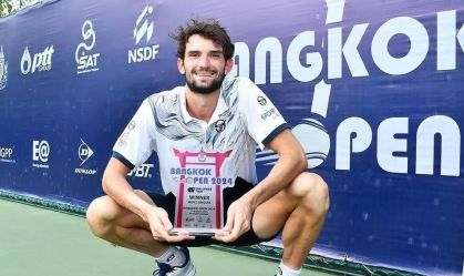 Quem é tenista que chegou a Xangai fora do top 200 e pega Djoko na semi
