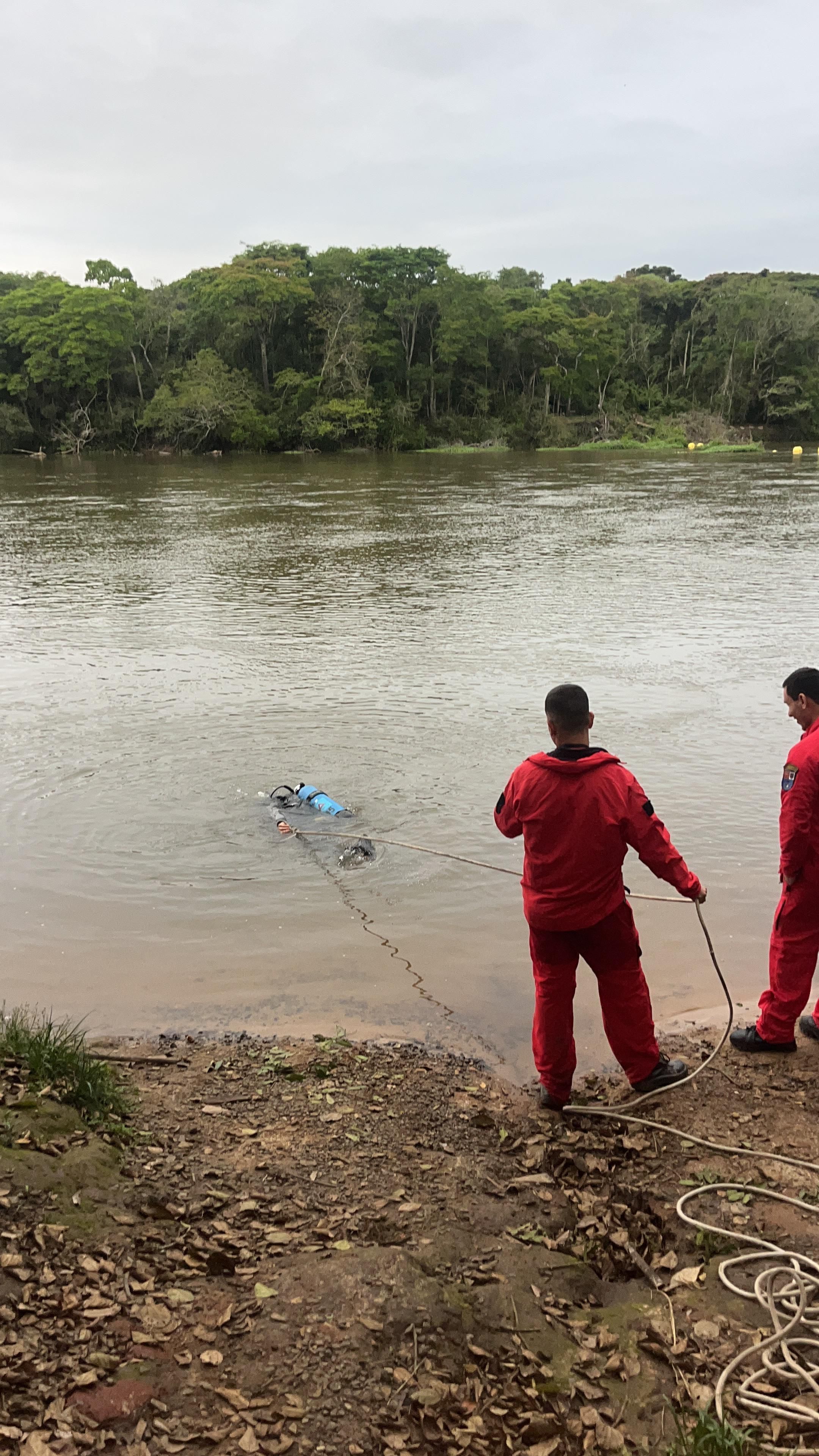 Buscas aquáticas • Reprodução/Corpo de Bombeiros do Paraná
