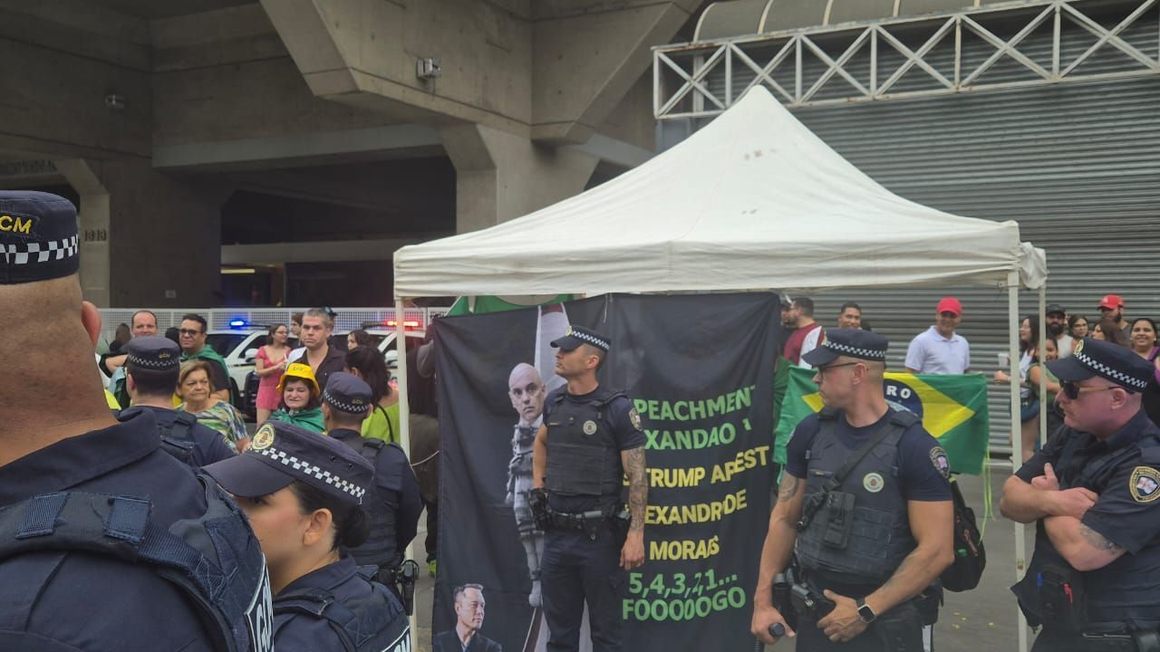 Confusão na Avenida Paulista neste domingo (12) • Thomaz Coelho/CNN