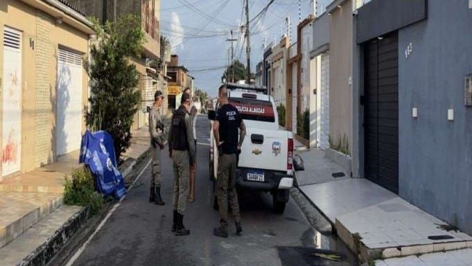 Babá é assassinada a facadas dentro de casa onde trabalhava em Maceió