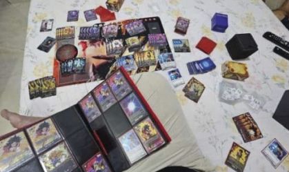 AM: álbum de figurinhas avaliado em R$ 14 mil é recuperado e homem é preso