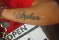 Mãe que espancou filho até a morte tinha tatuagem com nome da criança