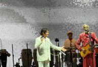 Roberto Carlos participa de último show da turnê de Gilberto Gil em SP