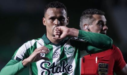 Daniel Peixoto, autor do gol do Juventude