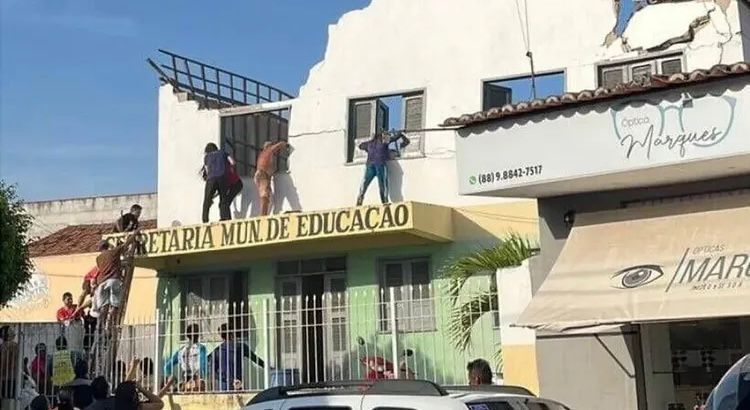 Desabamento Secretaria de Educação Ceará
