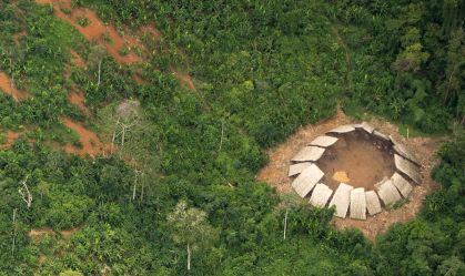 Organização identifica 196 povos indígenas isolados sob ameaça global
