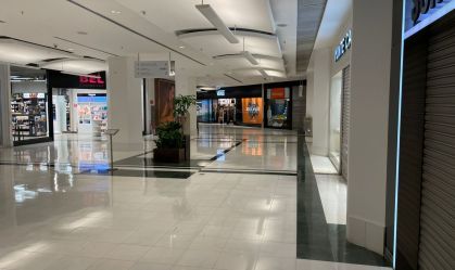 Vídeo: Rio tem ruas vazias e lojas de shopping fechadas após "guerra"