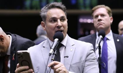 Líder da oposição promete "firmeza" contra empréstimo aos Correios