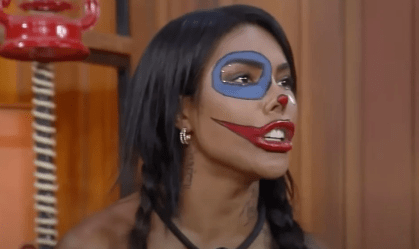 "A Fazenda": Carol Lekker reage a ser chamada de "do job" e nega perdão