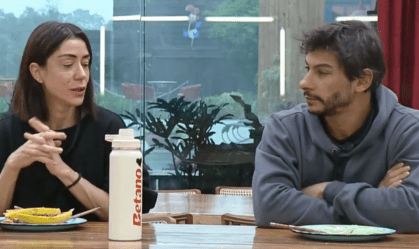 "A Fazenda": relação de Michelle e Shia vira alvo de críticas na sede