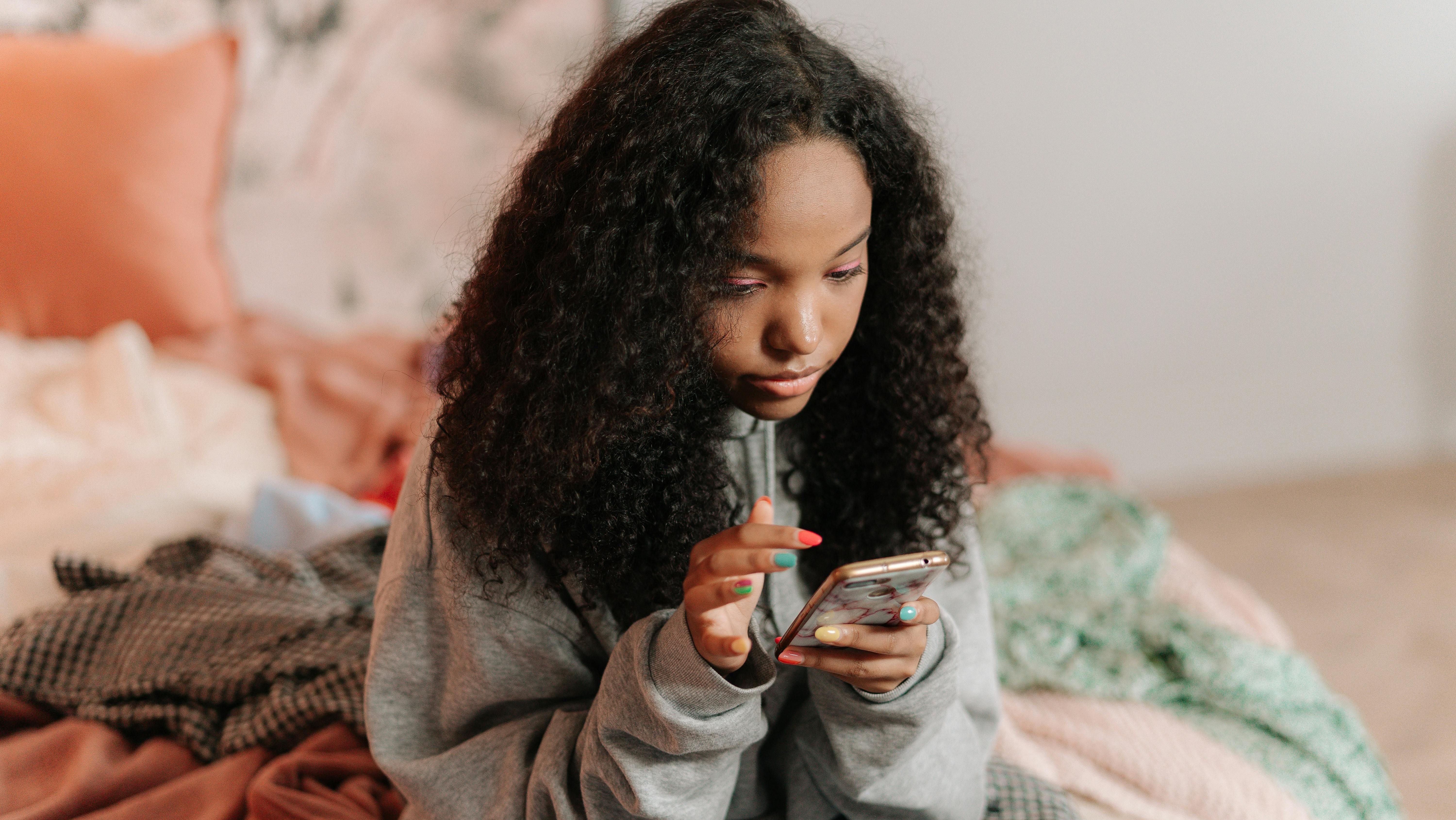 Pais terão a opção de desativar essa configuração se quiserem, mas usuários adolescentes não poderão fazer alterações