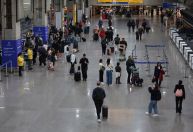 Brasileiros pousam em SP após voo atrasado por crise na Venezuela