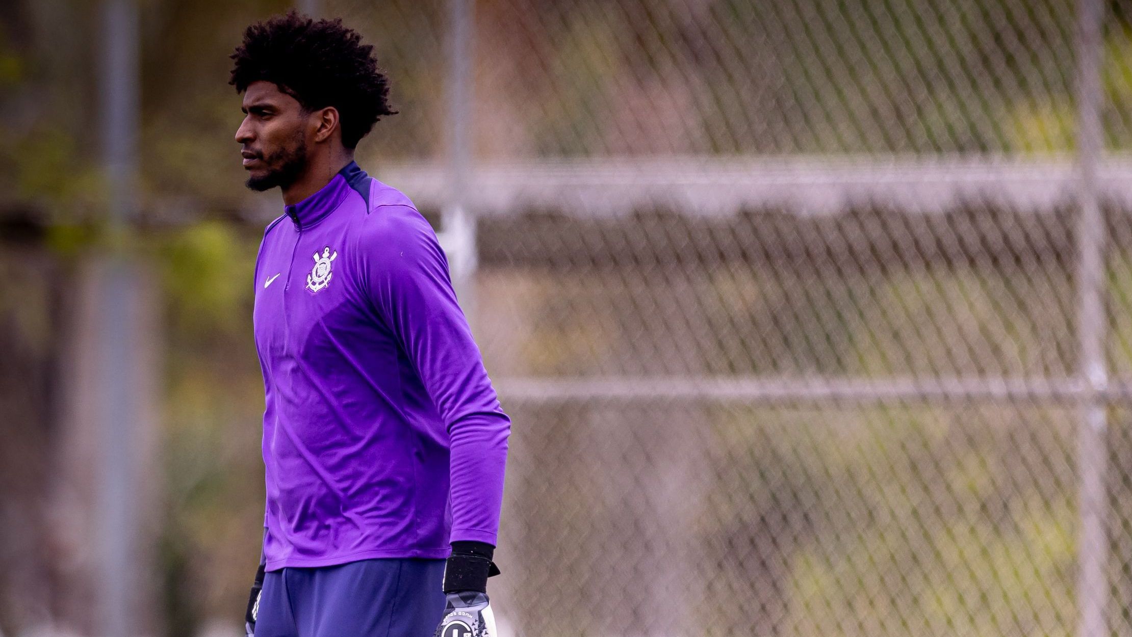 Hugo Souza em treino do Corinthians