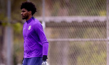 Lesionado, Hugo Souza desfalca o Corinthians contra o Vitória