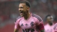 Debaixo de chuva, Internacional derrota o Botafogo pelo Brasileirão