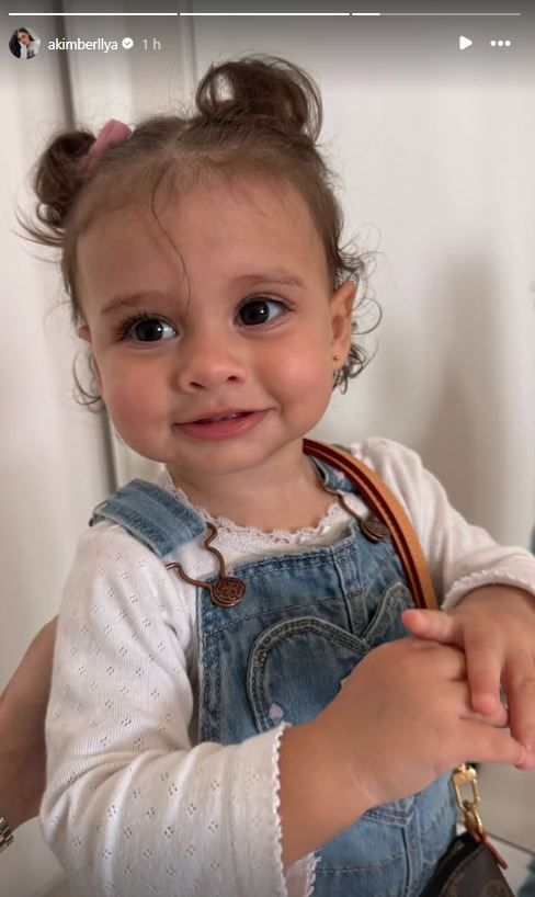 Amanda Kimberlly mostrou nova foto da filha Helena nesta quarta (14) • Instagram/Amanda Kimberlly