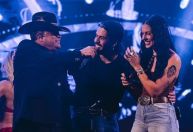 Ana Castela participa de show de Leonardo e dança juntinho a Zé Felipe