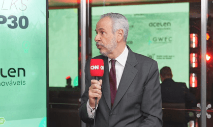Agenda do clima projeta Brasil para economia mundial, diz Corrêa do Lago