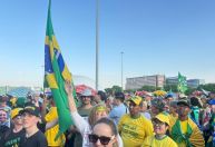 Deputados bolsonaristas criticam Hugo Motta em ato pró-anistia em Brasília