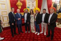 Anitta se encontra com rei Charles III na Inglaterra; veja fotos